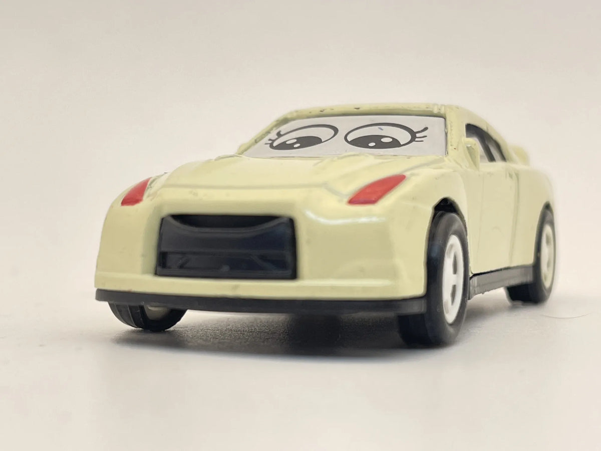 NISSAN GT-R, Inspiracja Autka Disney, Resoraki, Die cast, Kremowy 1:55 – zdjęcie 4