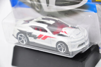 '18 Copo Camaro Ss Hot Wheels 2023 Biały 1:64 – zdjęcie 4