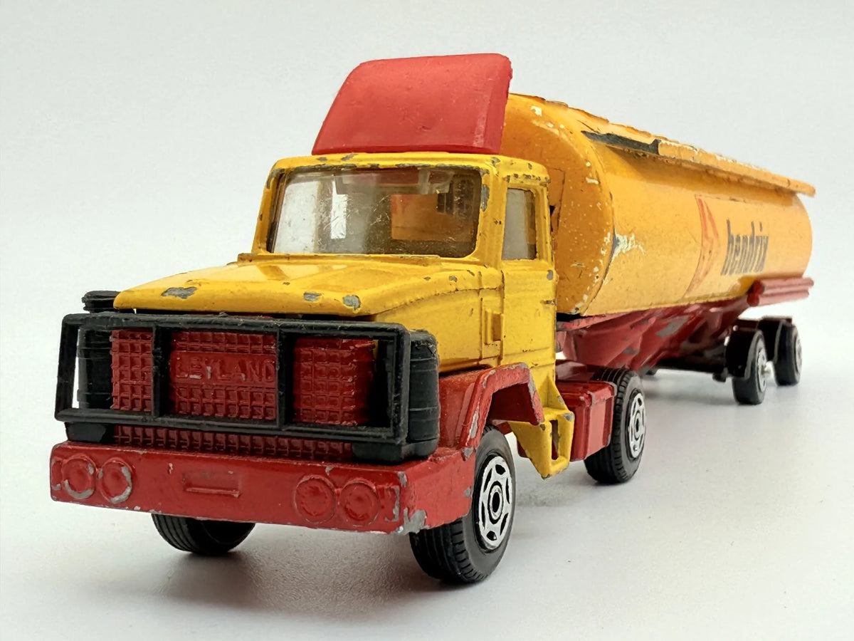 Scammel Benzintanker, Ciężarówka, Corgi, made in GT, Britain, die cast 1:64 – zdjęcie 4