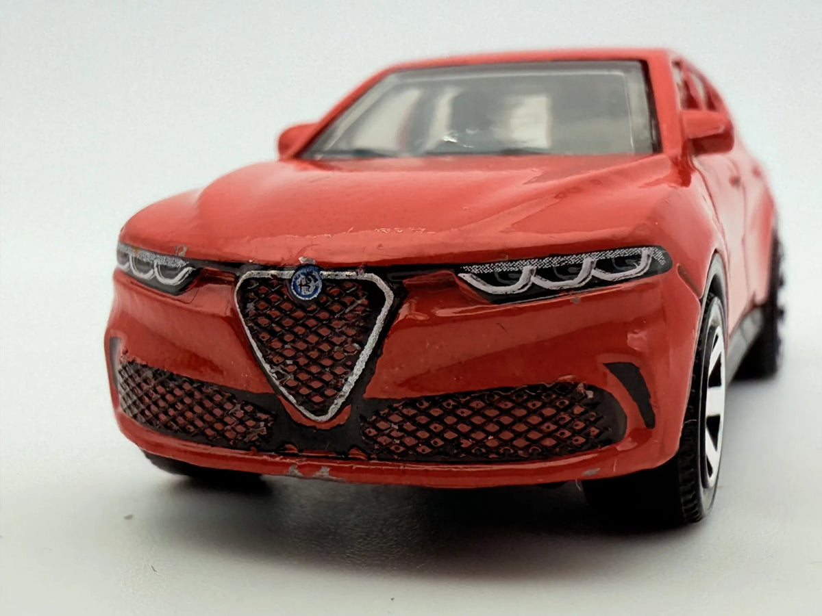 Alfa Romeo Tonale Matchbox 2023 1:64 Czerwony – zdjęcie 4