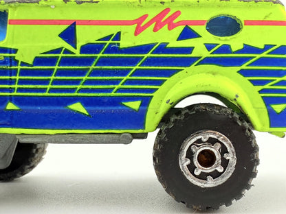 4X4 Chevy Van Matchbox Żółty 1:64 – zdjęcie 4