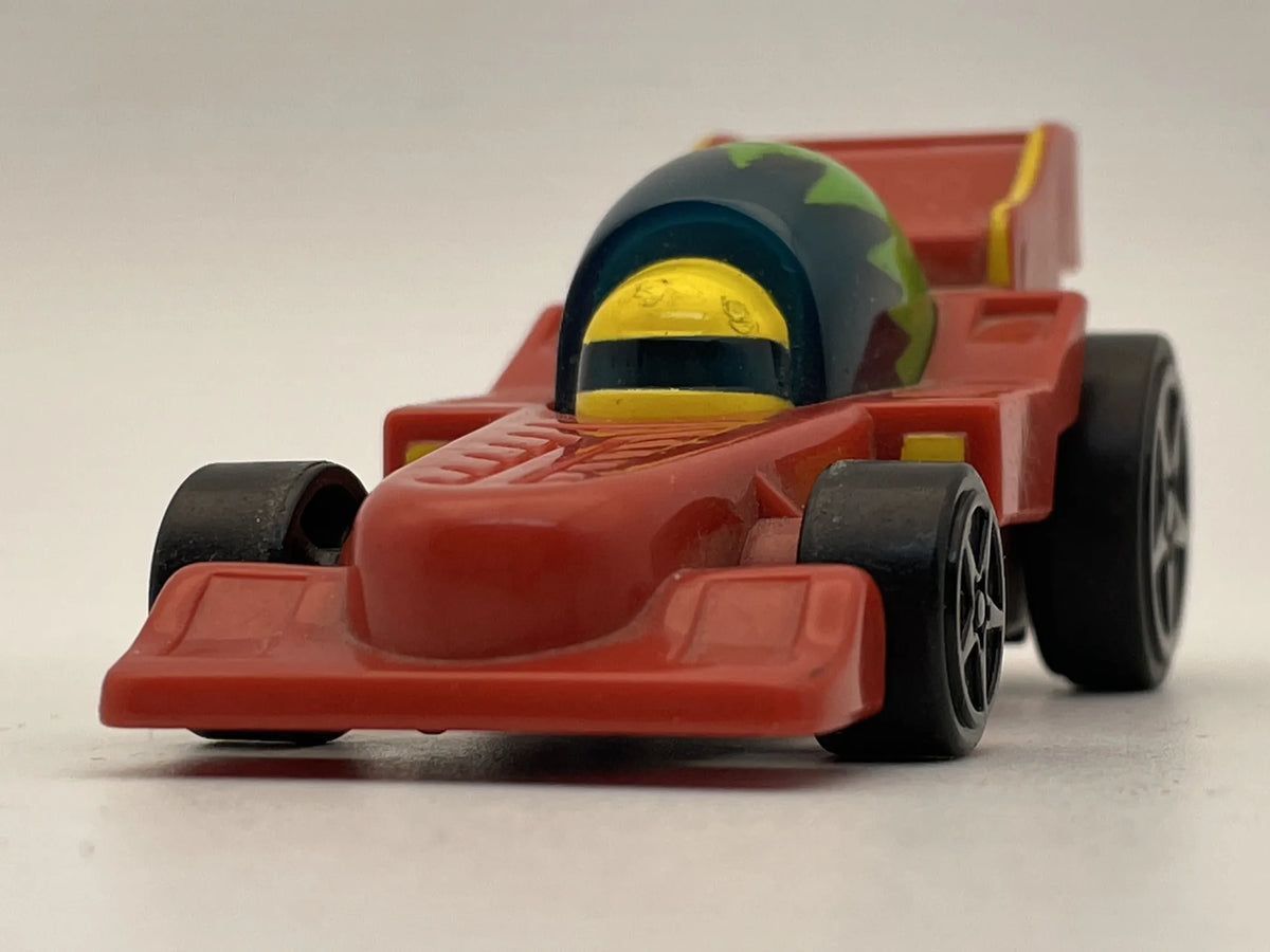 FORMUŁA 1, Hot Wheels 1999 McDonald's, Resorak CT 16 Czerwony 1:64 Resoraki – zdjęcie 4