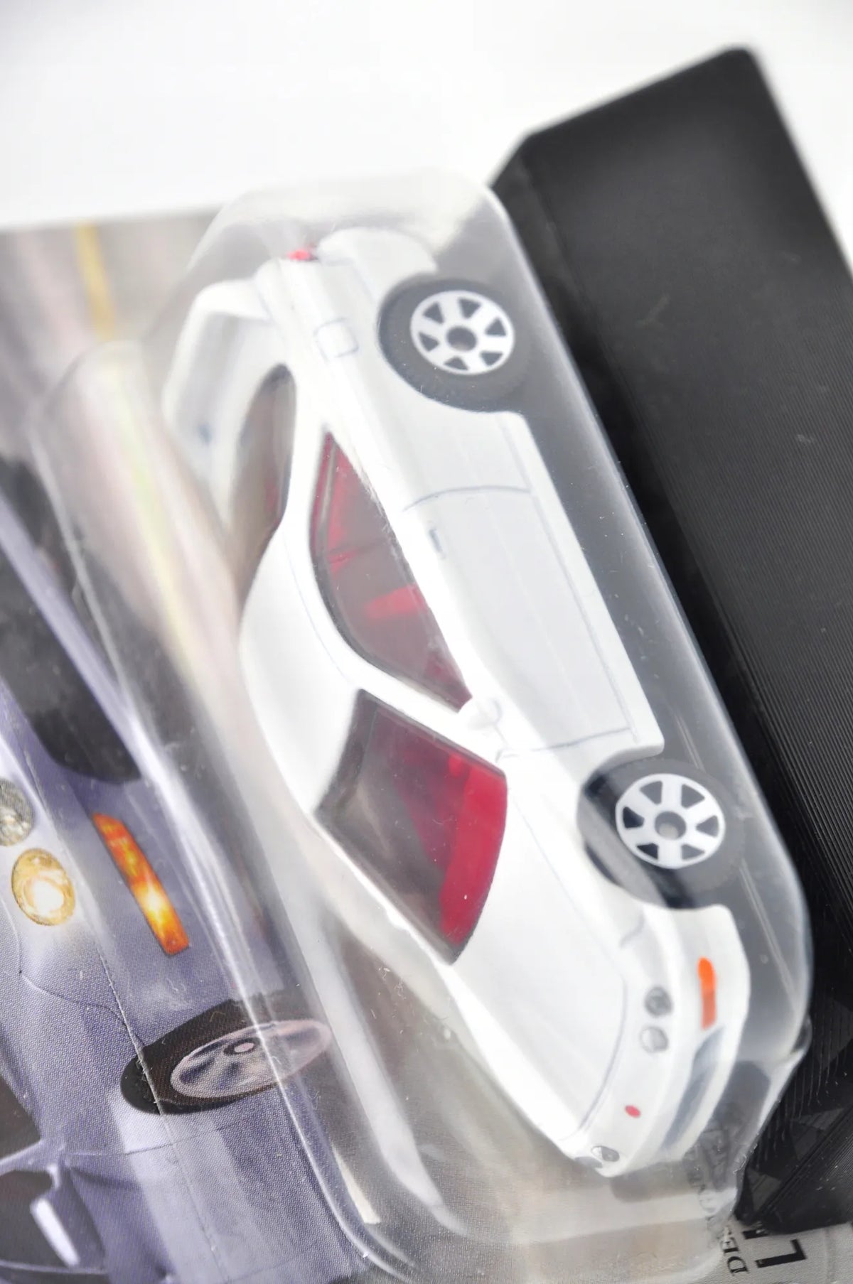 1997 Acura Integra Type R Matchbox 2024 Biały 1:64 – zdjęcie 4