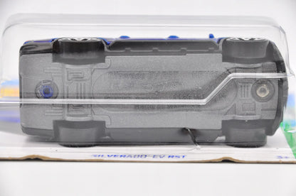 Chevrolet Silverado Ev Rst Hot Wheels 2024 Niebieski 1:64 – zdjęcie 4