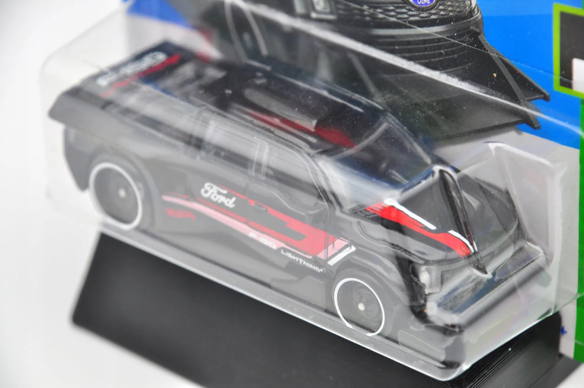 Ford F-150 Lightning Custom Hot Wheels 2024 Czarny 1:64 – zdjęcie 4