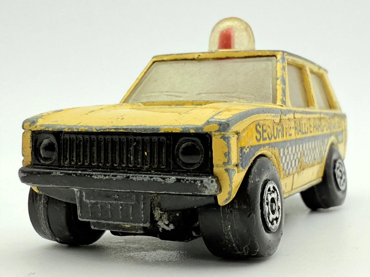 Police Patrol Matchbox Żółty 1:64 Made in Anglia – zdjęcie 4