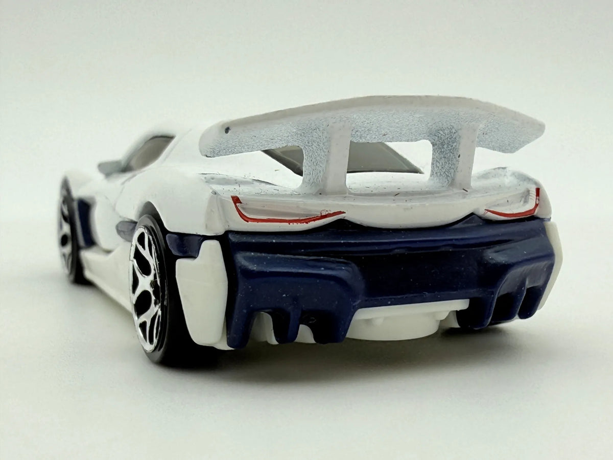 Rimac Nevera Hot Wheels Biała 1:64 – zdjęcie 4