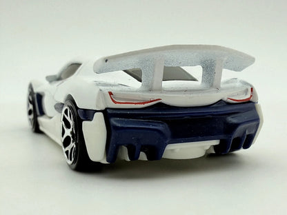 Rimac Nevera Hot Wheels Biała 1:64 – zdjęcie 4