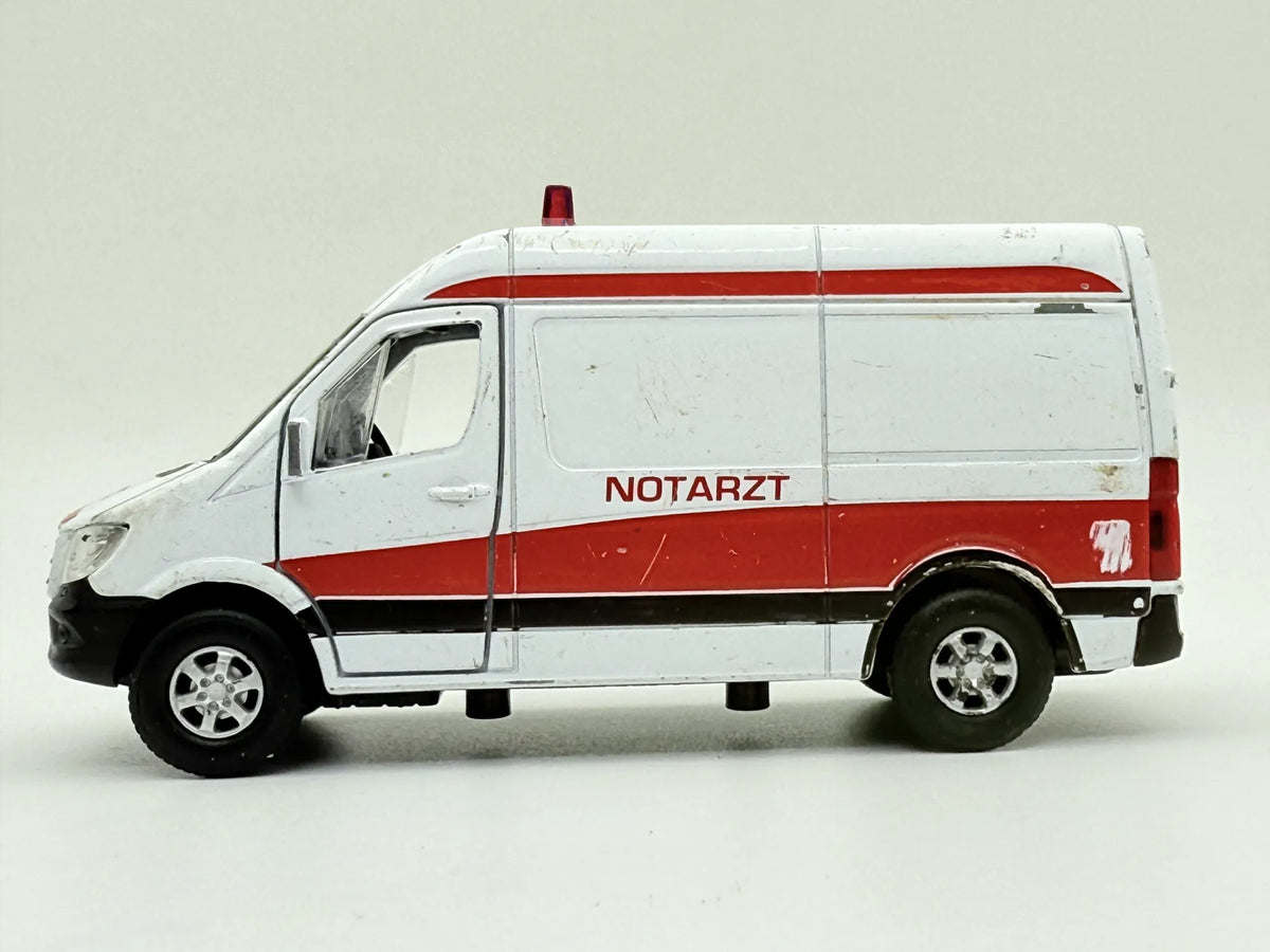 MERCEDES-BENZ SPRINTER PANEL VAN, Welly, Karetka Die cast 43730 Biały 1:43 – zdjęcie 4
