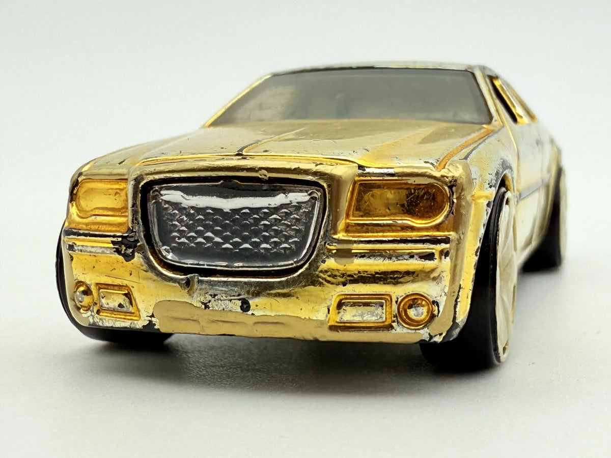 Chrysler 300C GOLD 2005, DCC, Hot Wheels, resoraki, die cast, 1:64 – zdjęcie 4