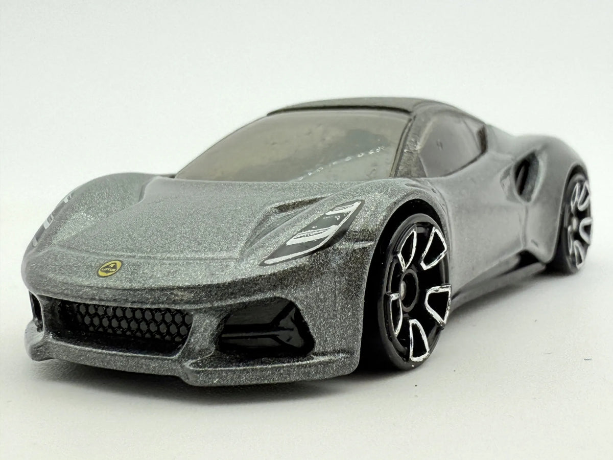 Lotus Emira Hot Wheels Szary 1:64 – zdjęcie 4