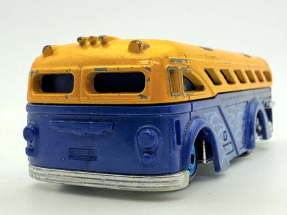 Surfin School Bus Hot Wheels Żółty 1:64 – zdjęcie 4