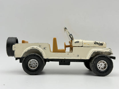 Jeep Ertl '80 Kremowy 1:20 – zdjęcie 4