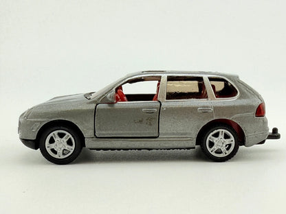 Porsche Cayenne Turbo SIKU Srebrny 1:68 – zdjęcie 4