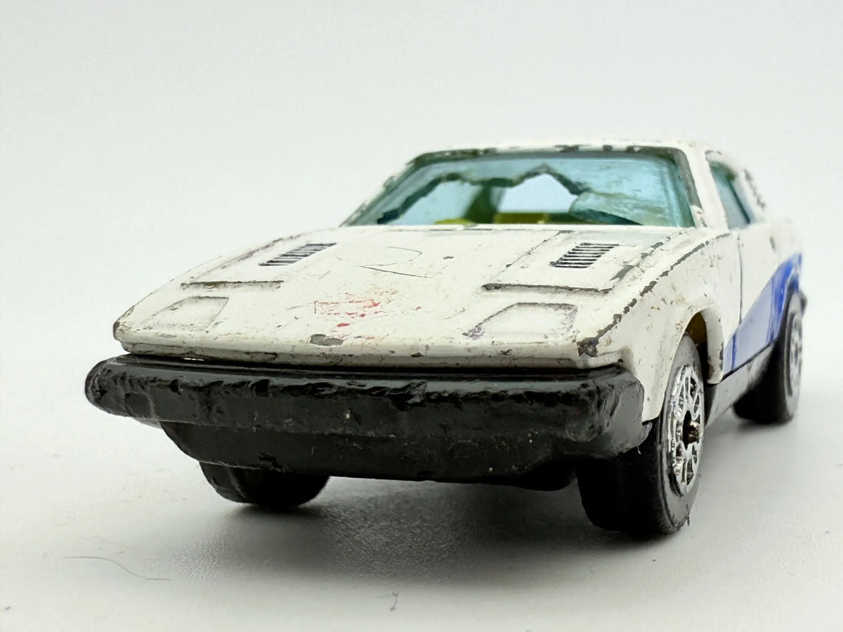 Triumph Tr7 Corgi Biała 1:64 Made in Wielka Brytania – zdjęcie 4