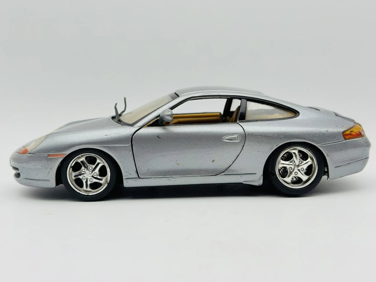 Porsche 911 Carrera 996 Welly 1999 1:18 Luzak Srebrny – zdjęcie 4
