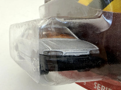 Ford Mondeo SuperS Majorette 1995 Srebrny 1:64 – zdjęcie 4