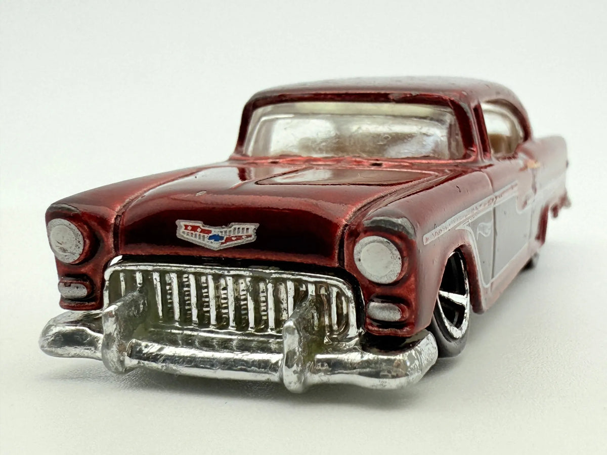 55 Chevy Hot Wheels Czerwony 1:64 – zdjęcie 4