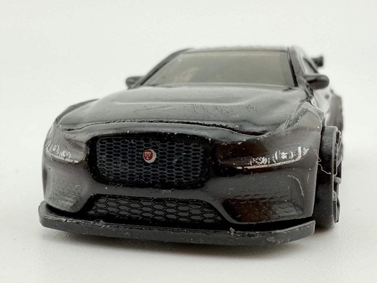 JAGUAR XE SV PROJECT 8, Hot Wheels 2018, Die cast FY840, Czarny, 1:64 – zdjęcie 4