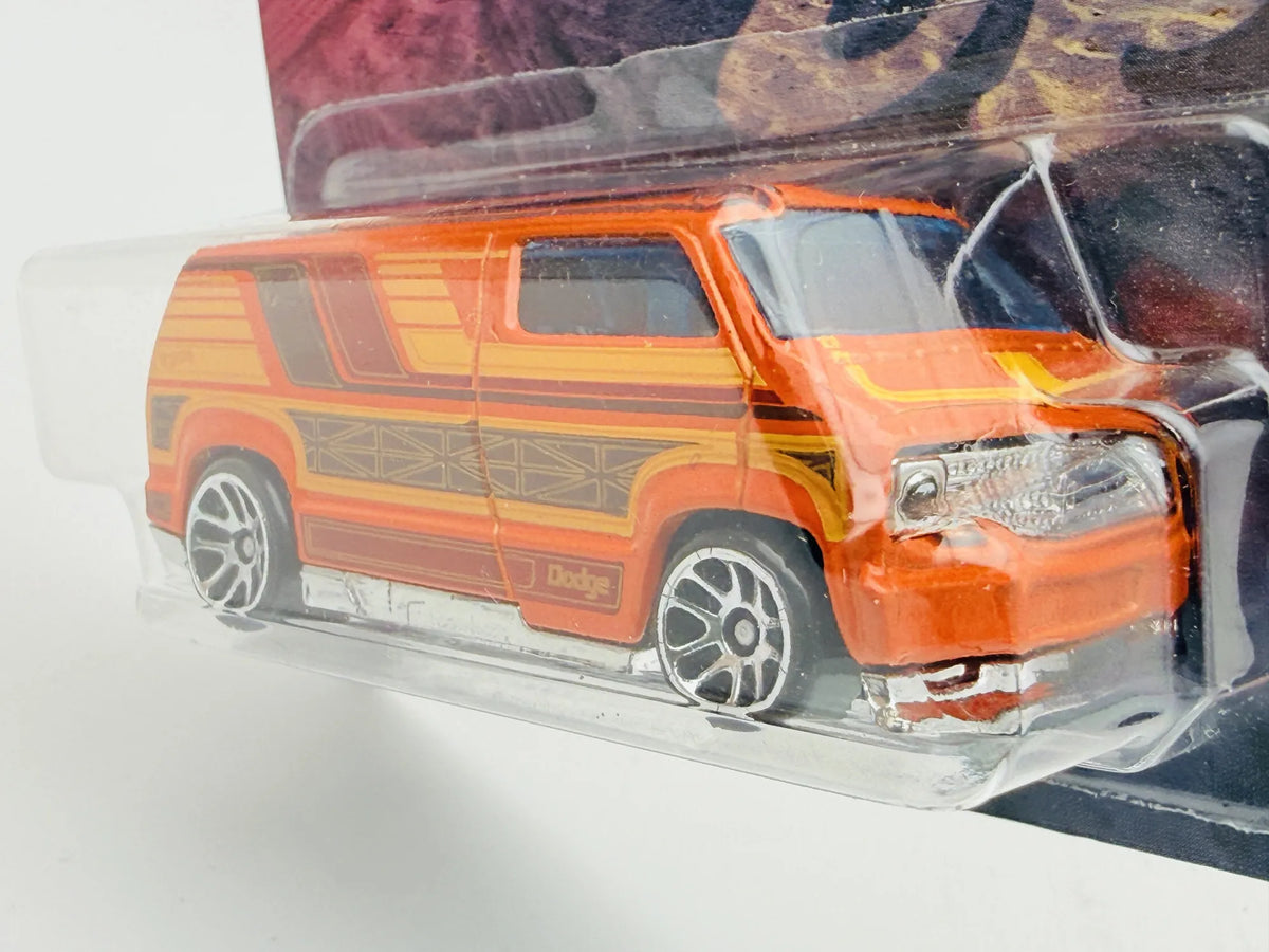 Dodge Custom '77 Van Hot Wheels 2024 Silver 1:64 Van – zdjęcie 4