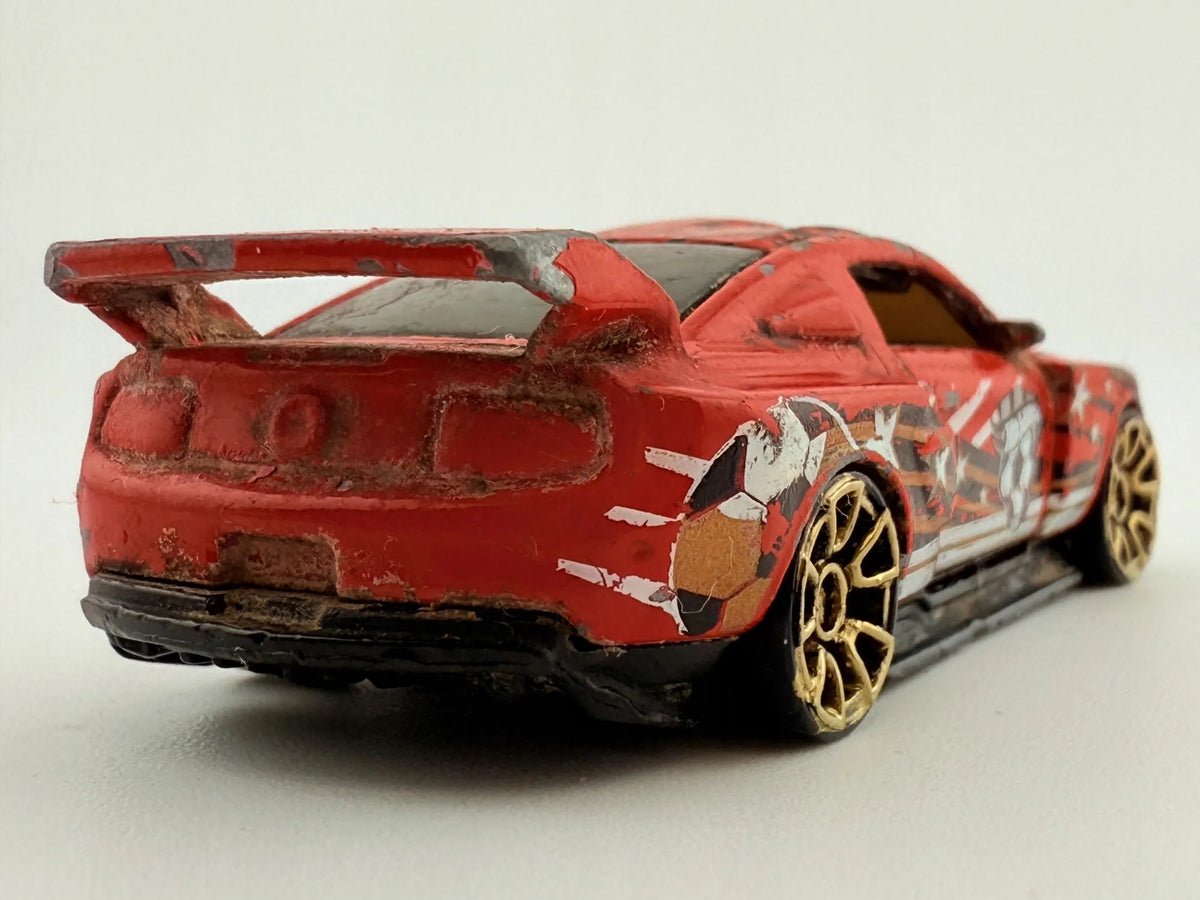 Custom 12 Ford Mustang Hot Wheels 2011 Czerwony 1:64 – zdjęcie 4
