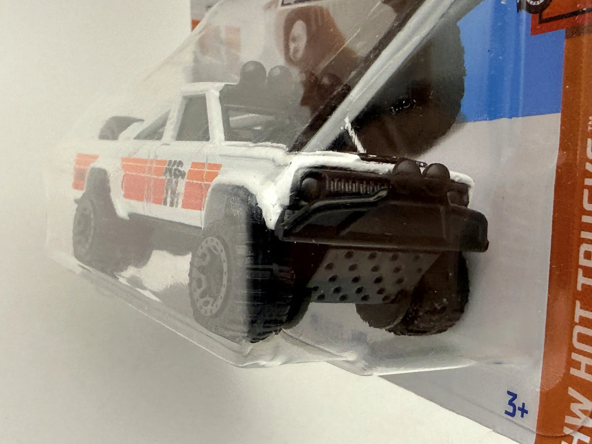 JEEP HW Hot Trucks Hot Wheels 2024 Biały 1:64 – zdjęcie 4