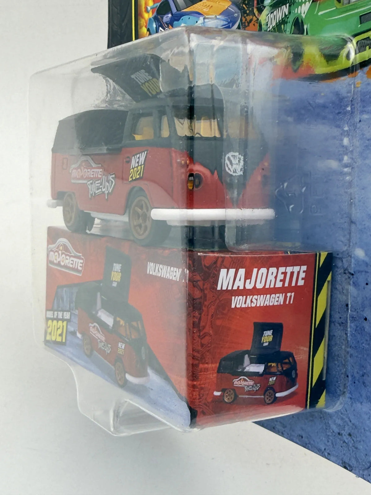 VOLKSWAGEN T1 FOODTRUCK Tune-Up's Majorette 2021 Czerwony 1:64 – zdjęcie 4