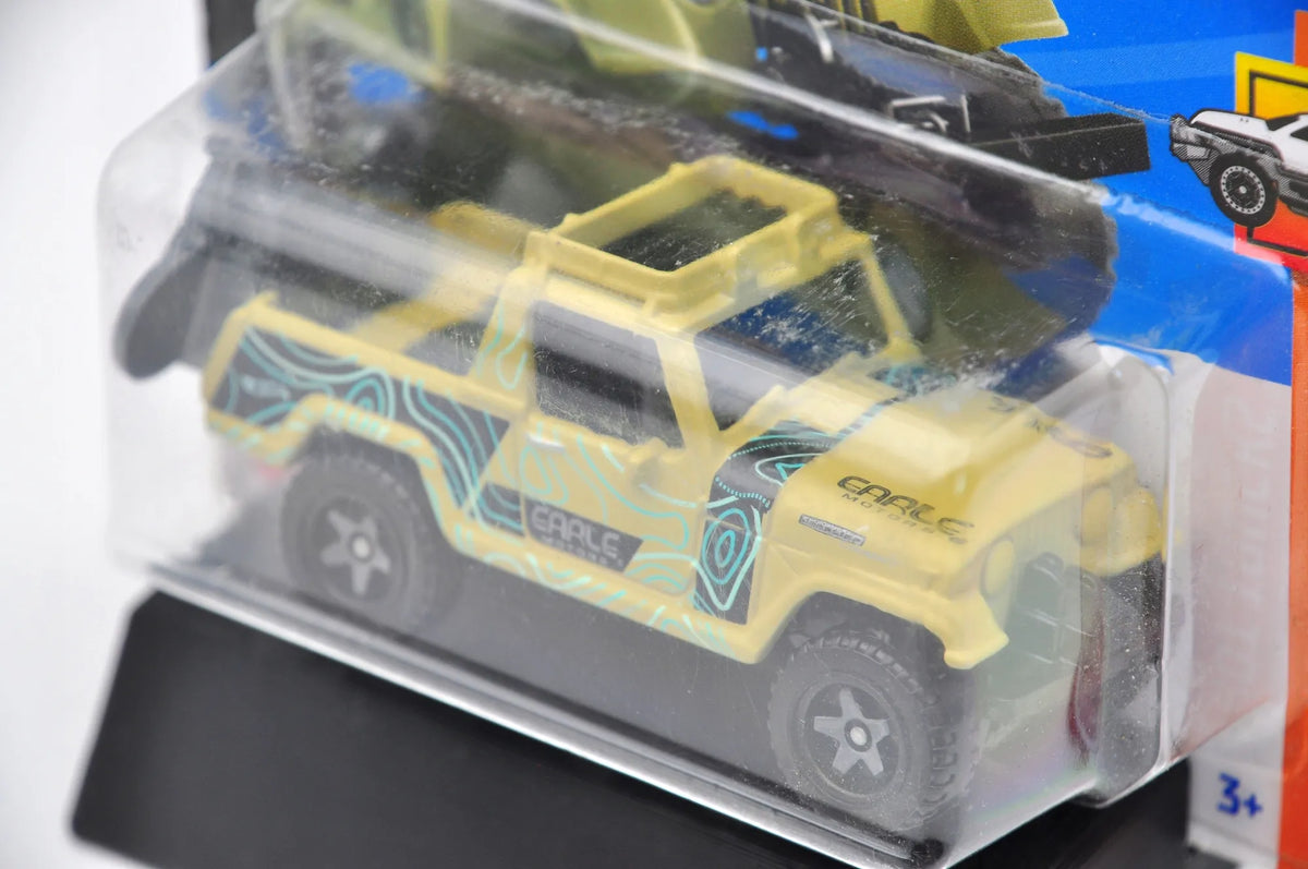 '67 JEEPSTER COMMANDO Hot Wheels 2023 Żółty 1:64 – zdjęcie 4