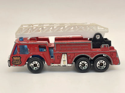 FIRE ENGINE, STRAŻ POŻARNA, Matchbox 1982, Die cast, Czerwony 1:64 Resoraki – zdjęcie 4