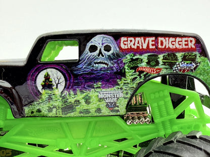Grave Digger Hot Wheels Czarny 1:64 – zdjęcie 4
