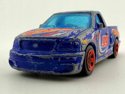 Ford F-150 Svt Lightning Hot Wheels 2020 Niebieski 1:64 – zdjęcie 4