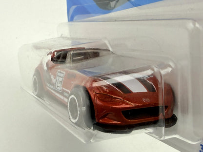 '15 Mazda Mx-5 Miata Compact Kings Hot Wheels 2024 Czerwony 1:64 – zdjęcie 4