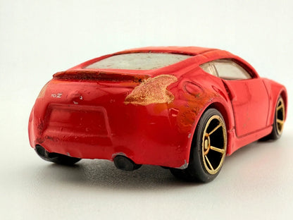 Nissan 370Z Hot Wheels Czerwony 1:64 – zdjęcie 4