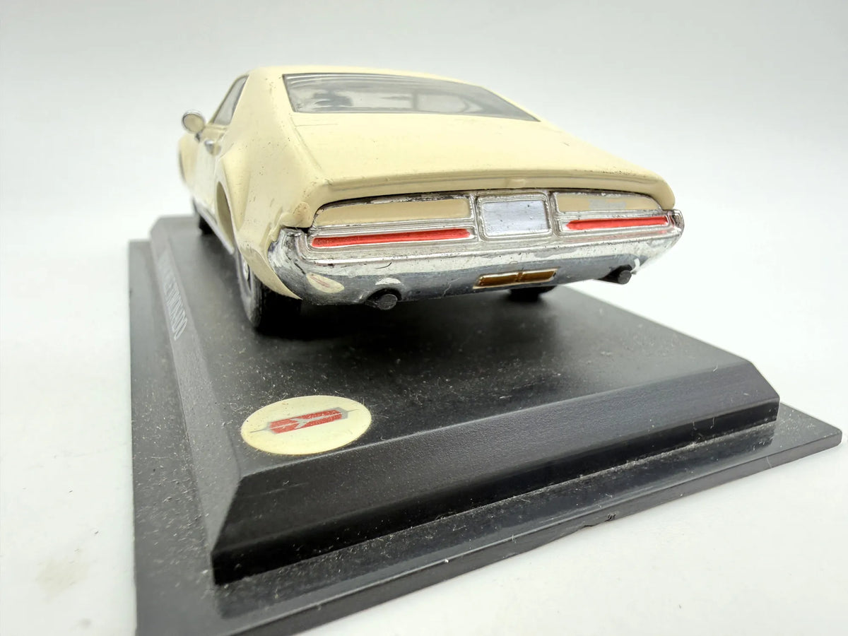 OLDSMOBILE TORONADO, Minichamps, Die cast, Kremowy, 1:43, Resoraki – zdjęcie 4