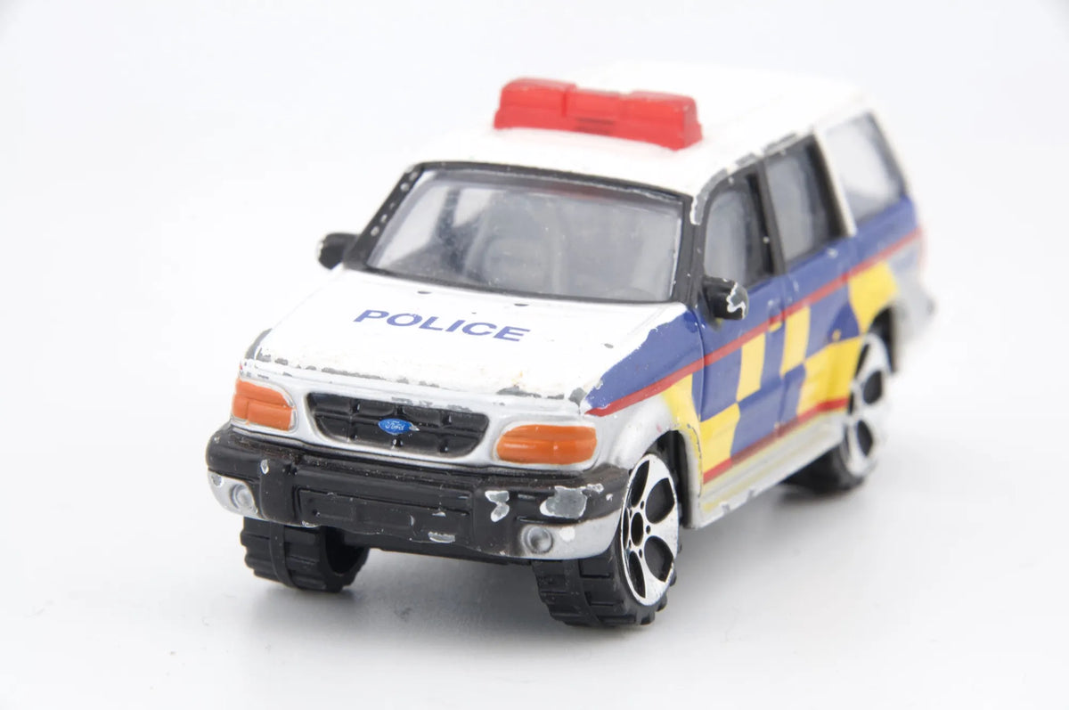 Ford Explorer Police Tonka Biały 1:64 – zdjęcie 4