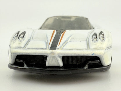 '17 PAGANI HUAYRA ROADSTER, Hot Wheels 2017, Die cast DTW86, Biały, 1:64 – zdjęcie 4