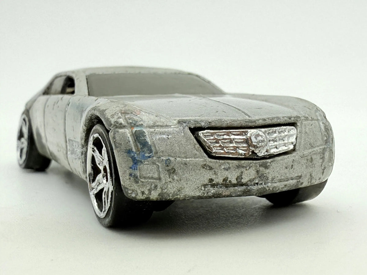 Cadillac V-16 Hot Wheels Srebrny 1:64 – zdjęcie 4