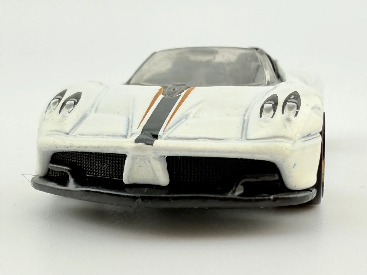 '17 PAGANI HUAYRA ROADSTER, Hot Wheels 2017, Die cast DTW86, Biały, 1:64 – zdjęcie 4