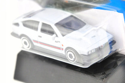 Alfa Romeo Gtv6 3.0 Hot Wheels 2024 Biały 1:64 – zdjęcie 4