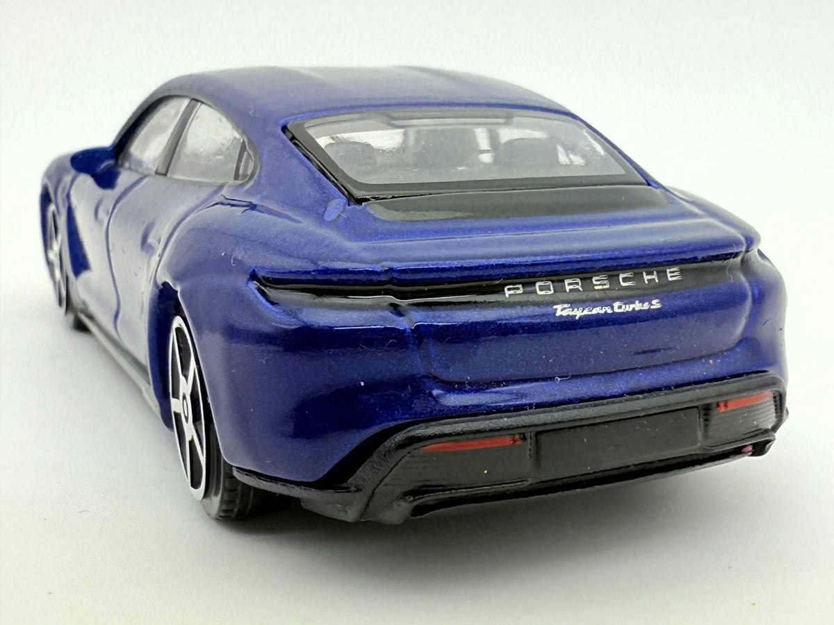 Porsche Taycan Turbo S Bburago Niebieski 1:43 – zdjęcie 5