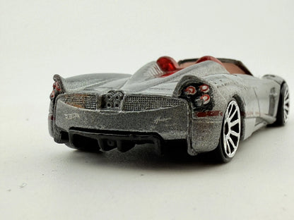 Pagani Huayra Roadster Hot Wheels Srebrny 1:64 – zdjęcie 5