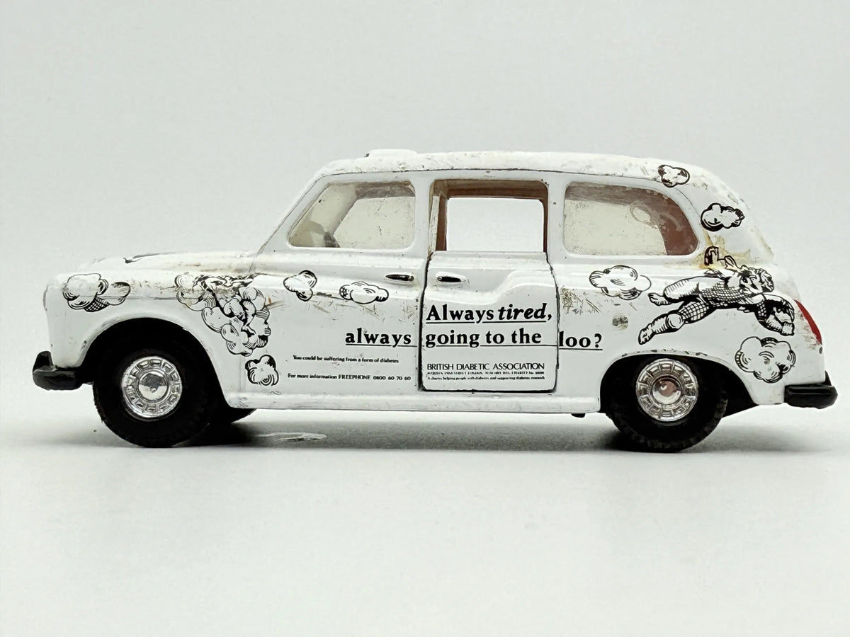 Austin London Taxi, Corgi, Made in Gt Britain, Die cast Resoraki Biały 1:64 – zdjęcie 5