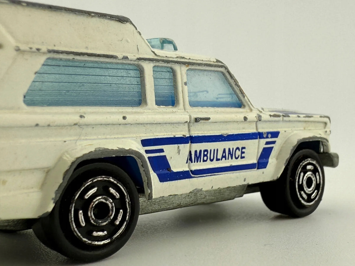 Ambulance Majorette Biały 1:64 Made in France – zdjęcie 5
