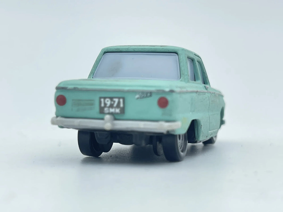 Vladimir Trunkov jako Zaporożec ZAZ 968 z 1975, Disney/Pixar Cars, 1:64 – zdjęcie 5