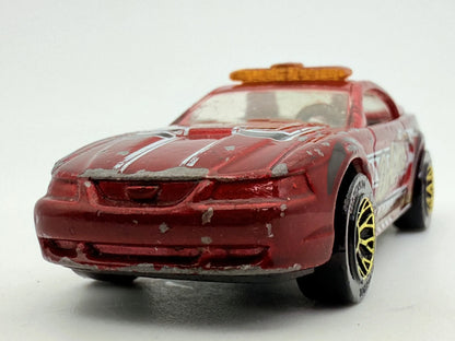 1999 Mustang Matchbox Czerwony 1:64 – zdjęcie 5