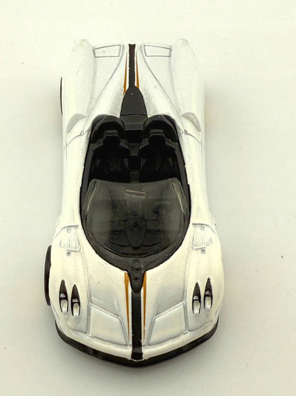 PAGANI HUAYRA ROADSTER, Hot Wheels 2017, Resoraki Die cast DTW86 Biały 1:64 – zdjęcie 5