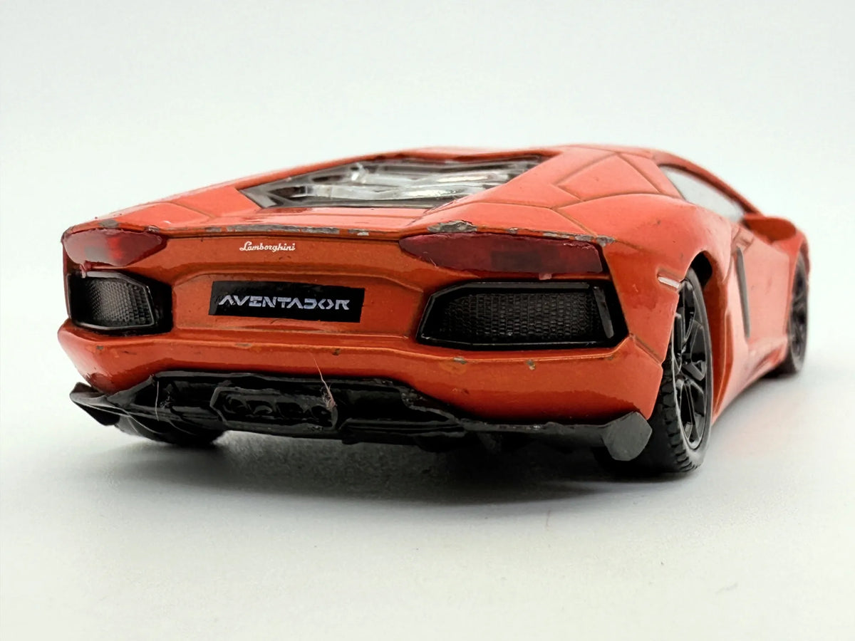 Lamborghini Aventador CoupeStan: kolekcjonerski – zdjęcie 5