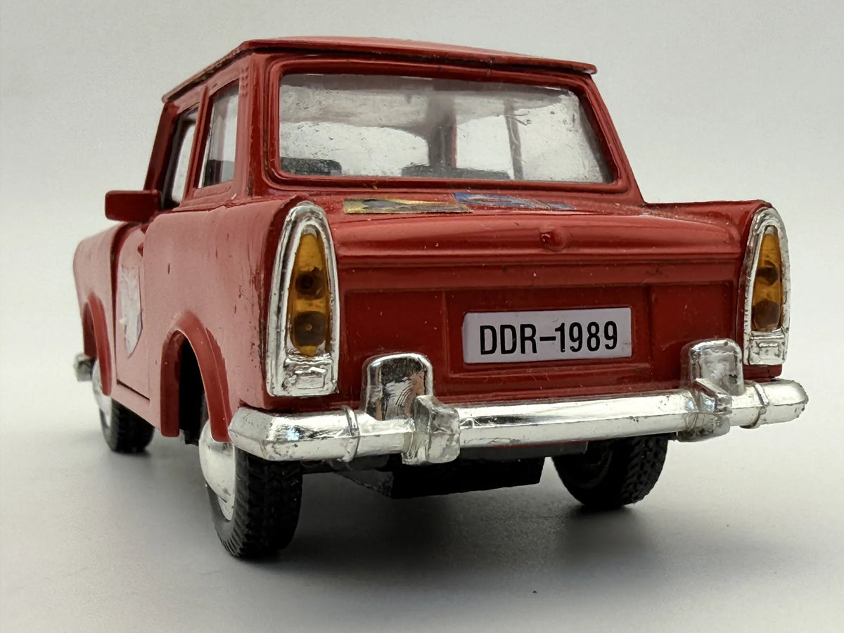 Trabant 601 Schuco '90 Czerwony 1:30 – zdjęcie 5