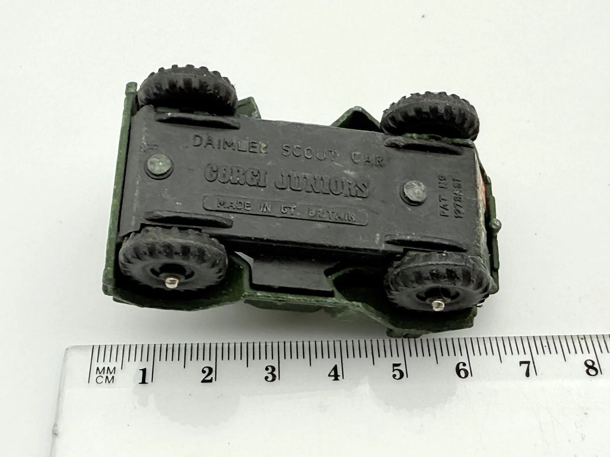 DAIMLER SCOUT CAR Corgi '70 Zielony 1:64 Made in Wielka Brytania – zdjęcie 5