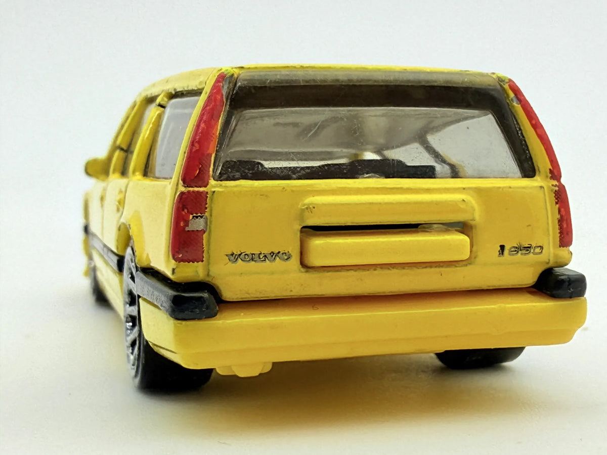 Volvo 850 Estate Hot Wheels Żółty 1:64 – zdjęcie 5